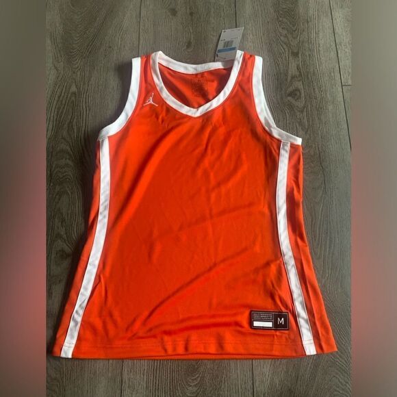 Jordan woman’s basketball tank top - Picture 1 of 3